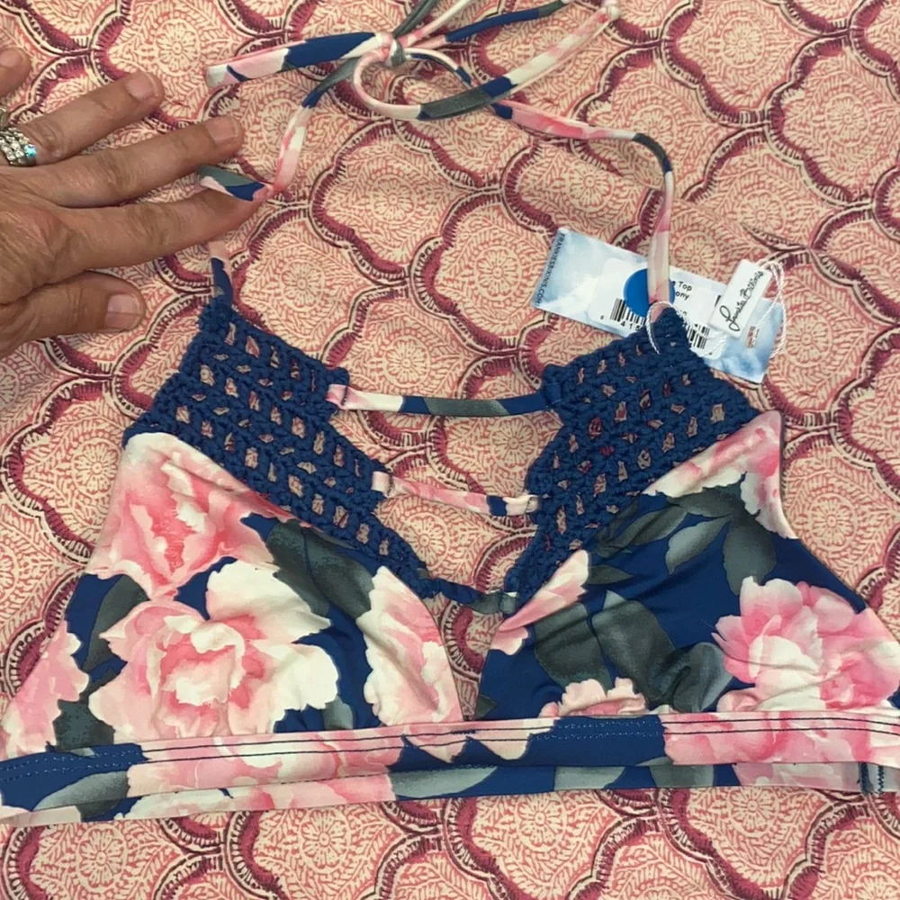 Frankies Bikinis nwt top